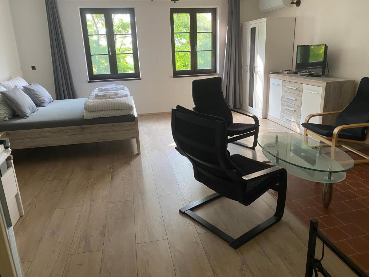 Apartman Pod Mandloni Starovice Exterior foto